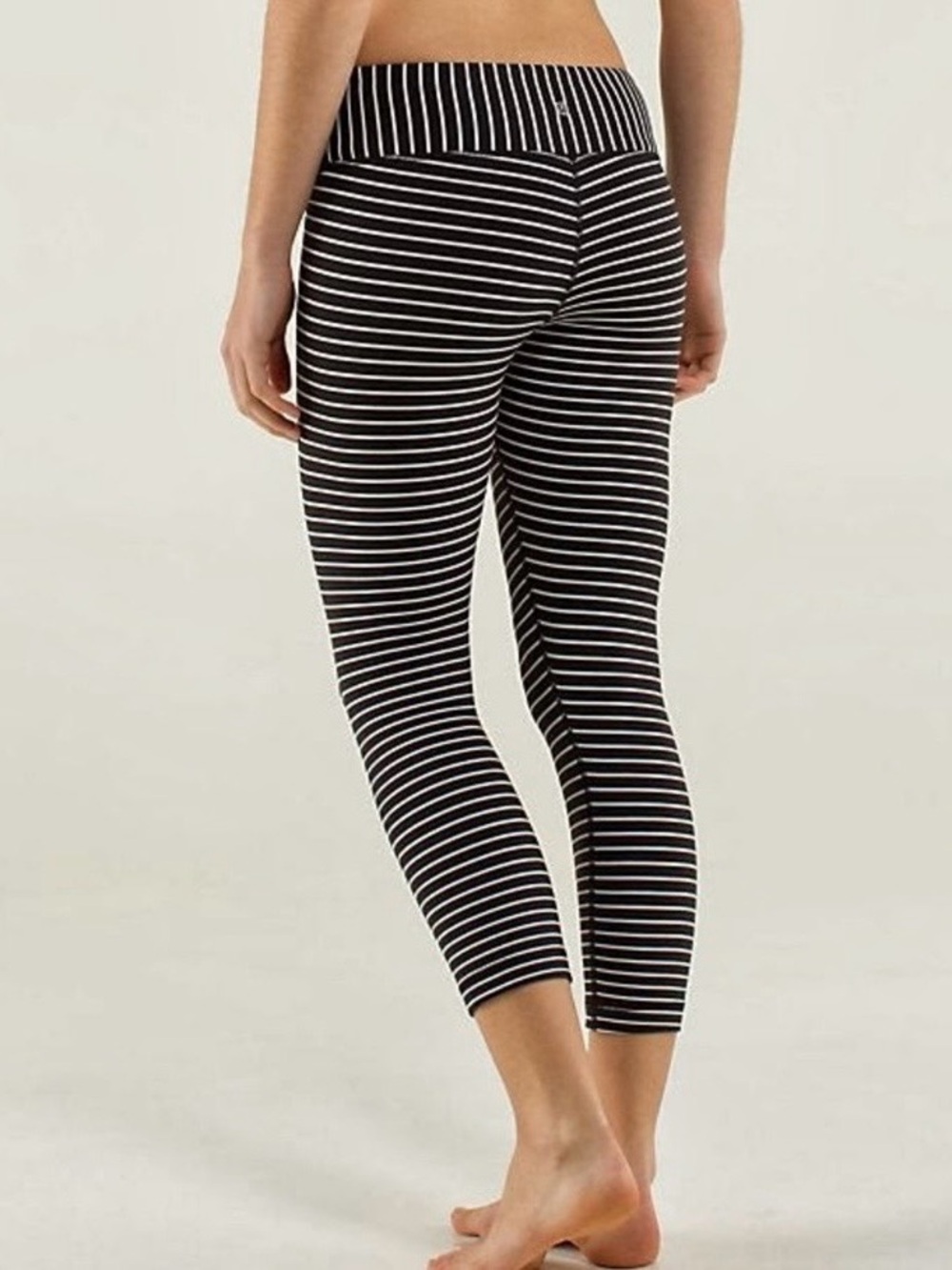 NWT Lululemon Wunder Under Parallel Black & White Striped crop Leggings, six